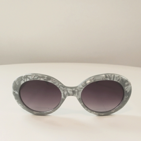 Meet your Posher, Angela - Picture 1 of 1